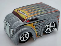 Hot Wheels Dairy Delivery 2004 (B3566)