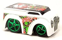 Hot Wheels Blings Dairy Delivery 2005 (G6842)
