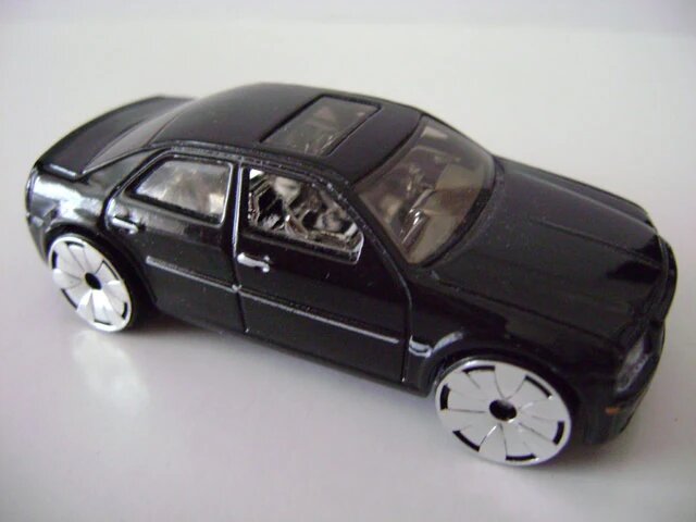 Hot Wheels Chrysler 300C Hemi 2006 (J3245)