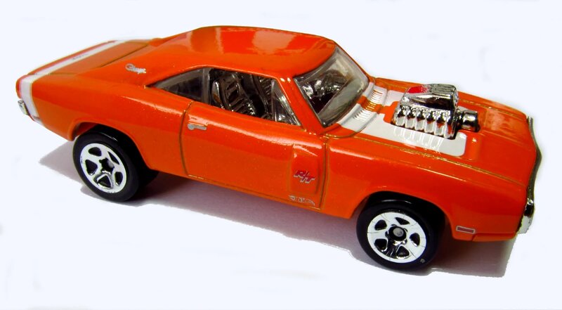Hot Wheels '70 Dodge Charger R/T 2011 (T9712)
