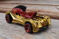 Hot Wheels Troy Soldier 2012 (V5289)